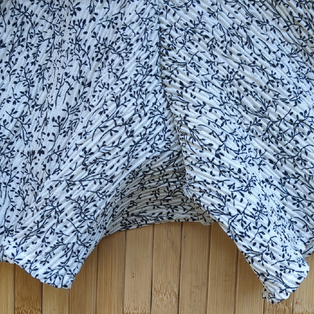 Women's Promesa Black and White Floral Shorts Skort, Size Large, NEW - Picture 5 of 5